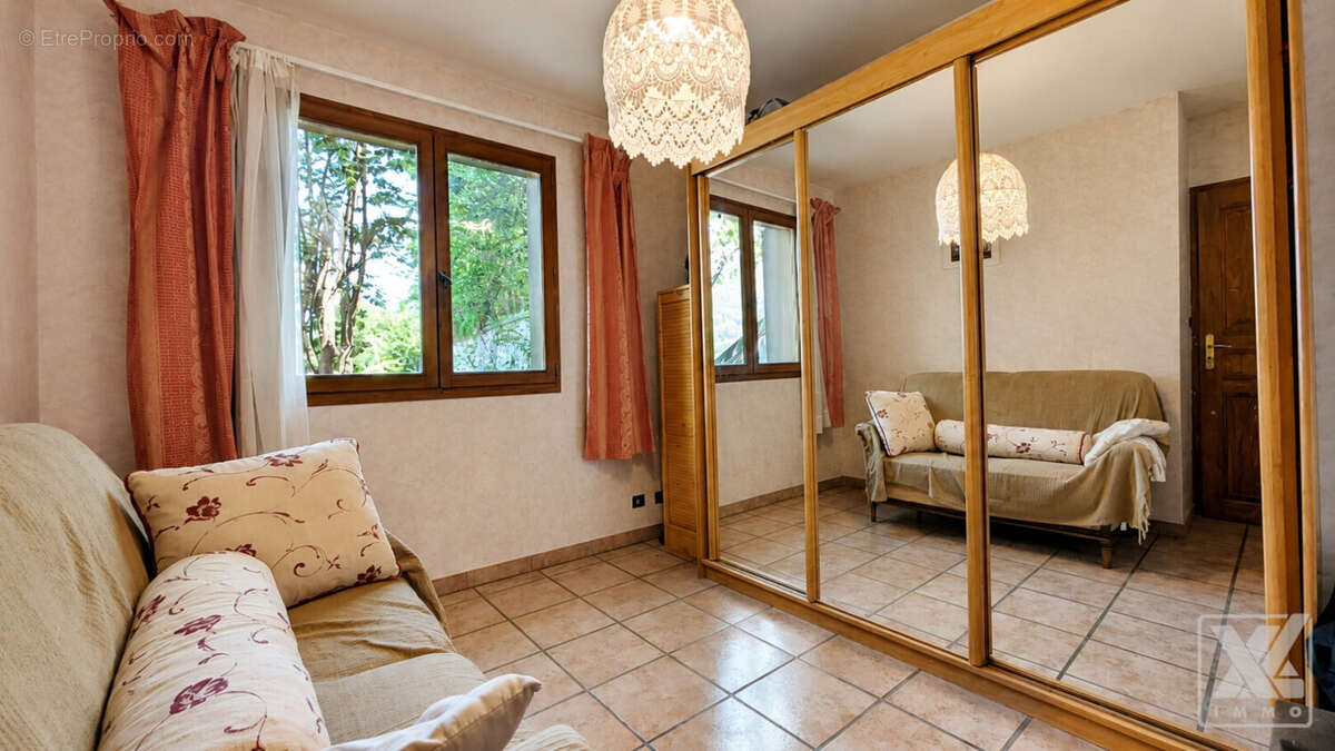 Jolie maison de 146 m² Vue dominante - Plein Sud - photo 8