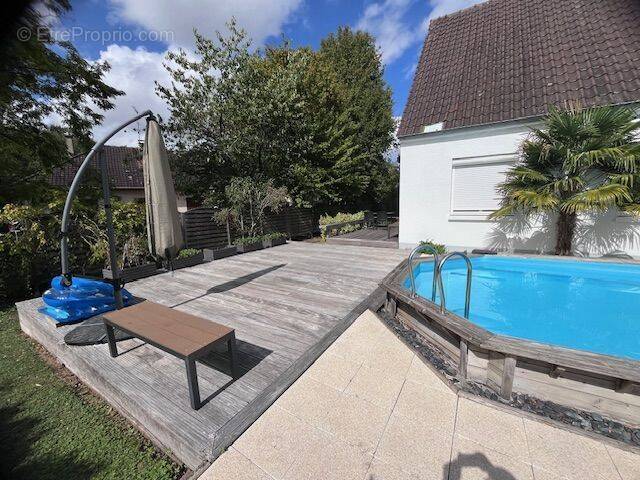 Maison à SAINT-JULIEN-LES-VILLAS