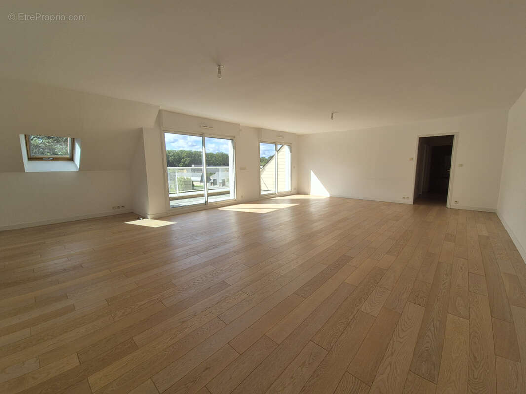 A vendre - bel appartement - centre ville de sable sur sarthe - photo 3