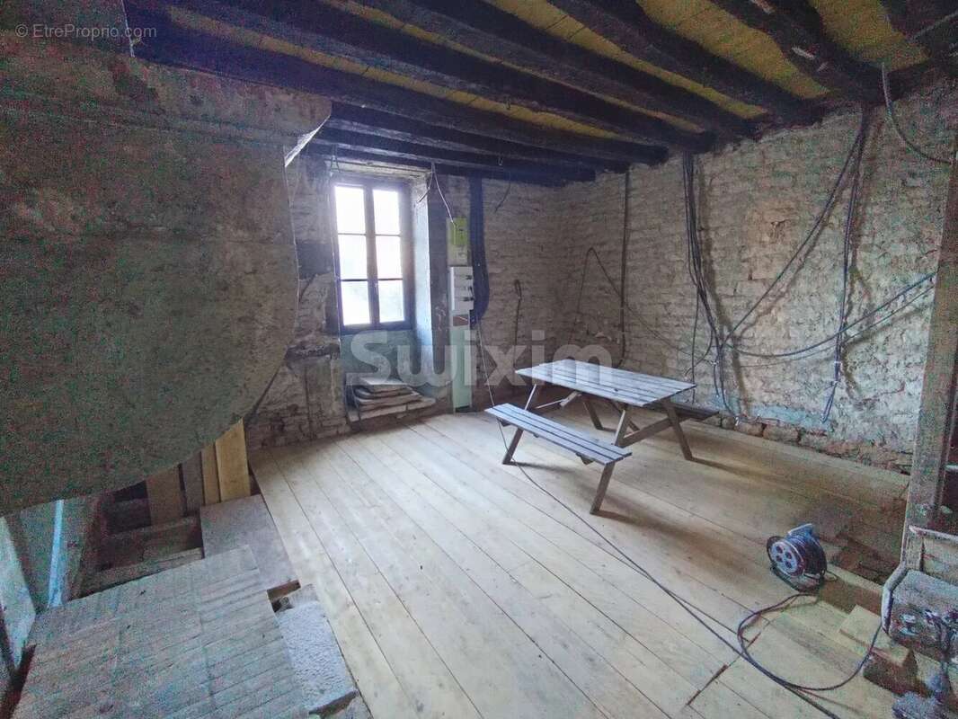 Maison à AISY-SUR-ARMANCON