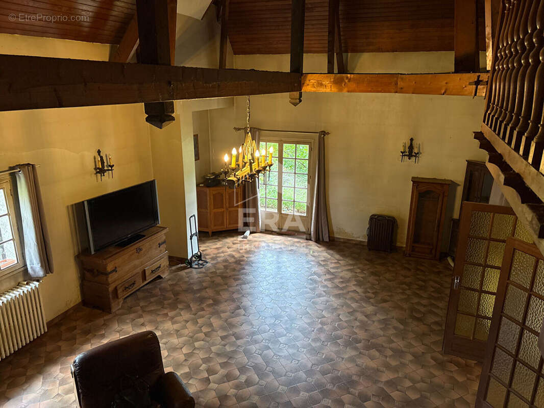 Maison à BEYNES