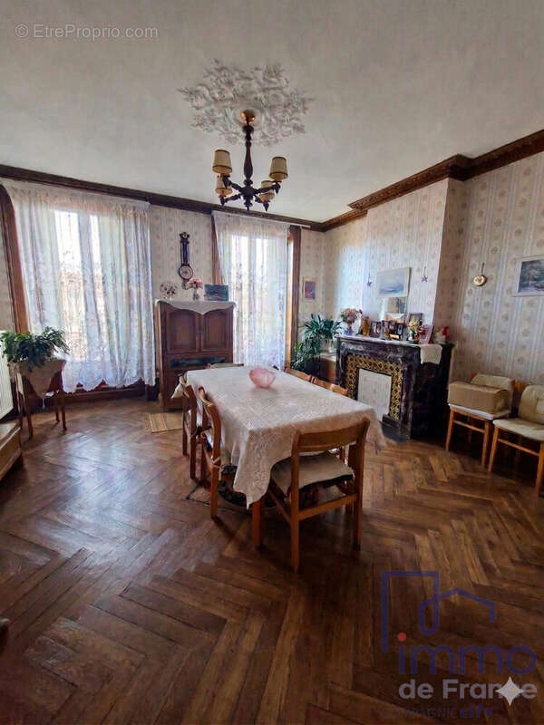 Appartement à SAINT-ETIENNE