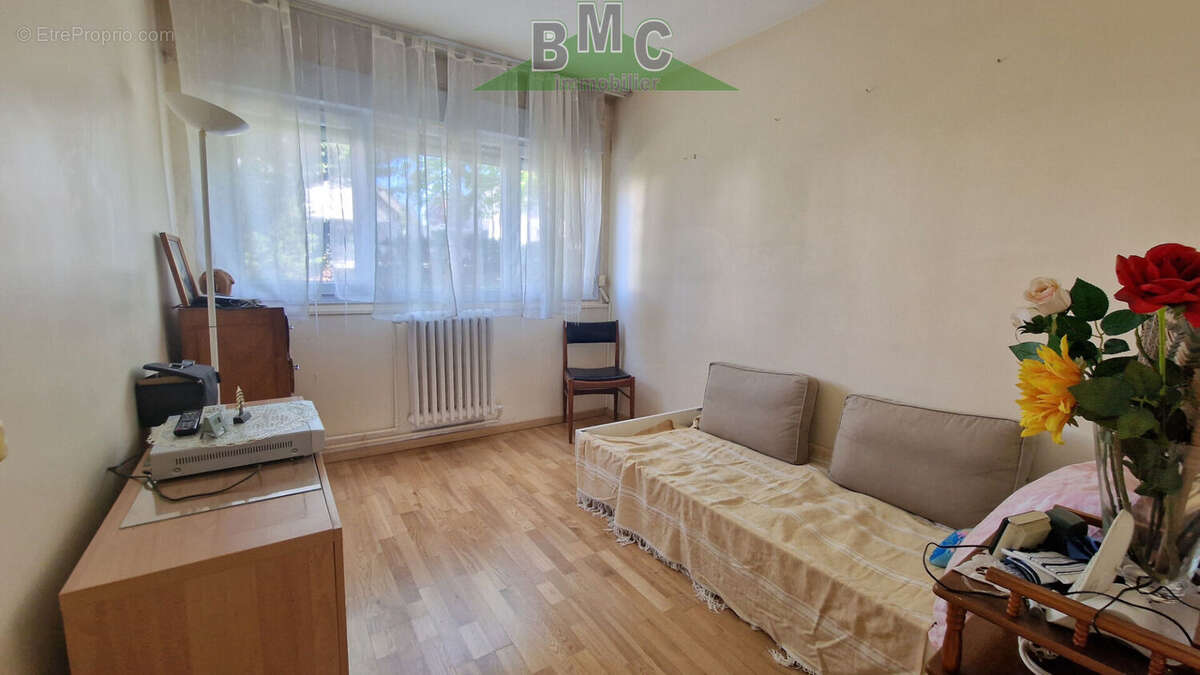 Appartement à LE PLESSIS-BOUCHARD
