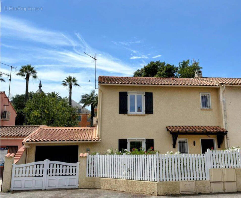 Maison à SOLLIES-PONT