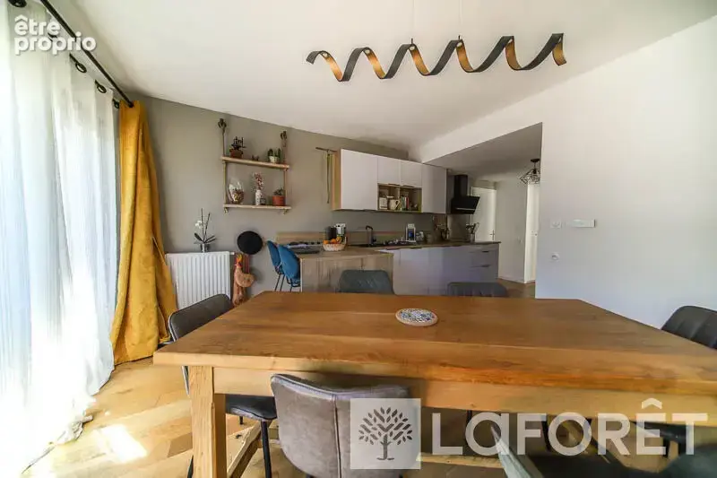 **appartement type 3 + parking privé +  2 garages - embrun - 3 pièces - photo 5