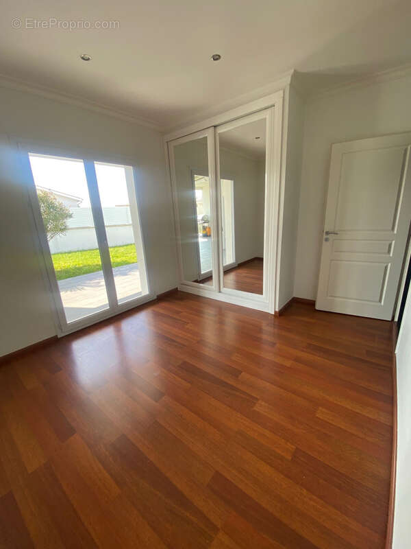 Maison à AMBARES-ET-LAGRAVE