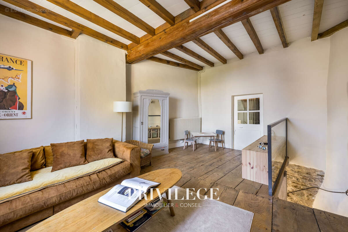 Maison à SAINT-CYR-AU-MONT-D'OR