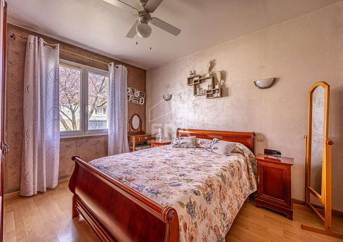 Maison à SAINT-SAUVEUR-D'AUNIS