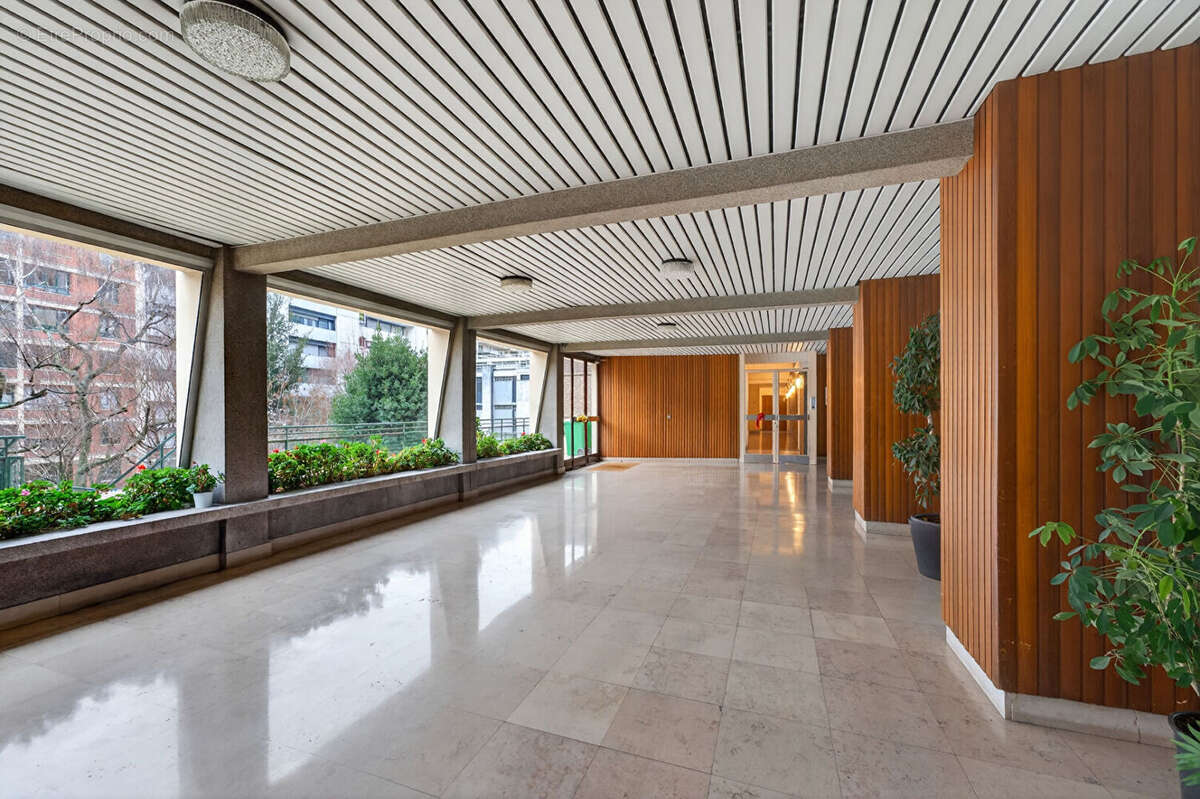 Appartement à PARIS-14E