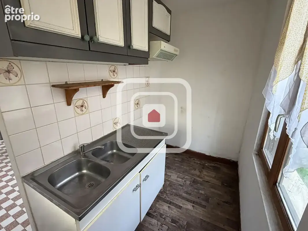 Maison ancienne de plain-pied avec jardin et petite dépendance - photo 4