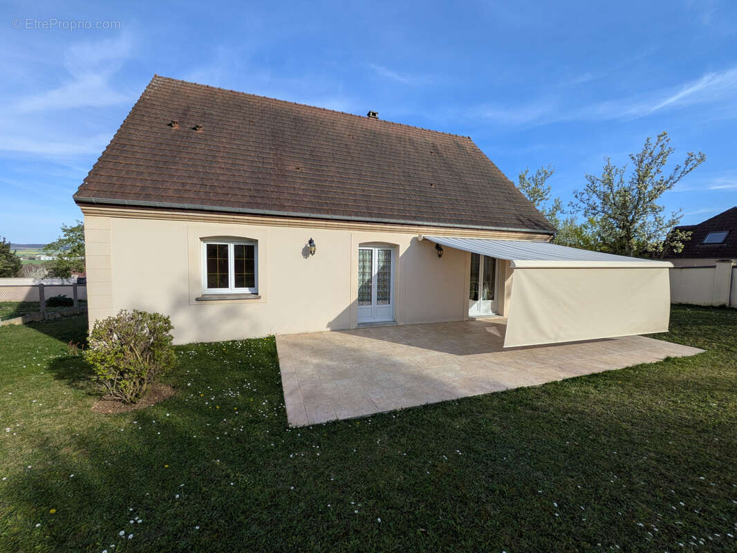 Maison à SAINT-MARTIN-DU-TERTRE