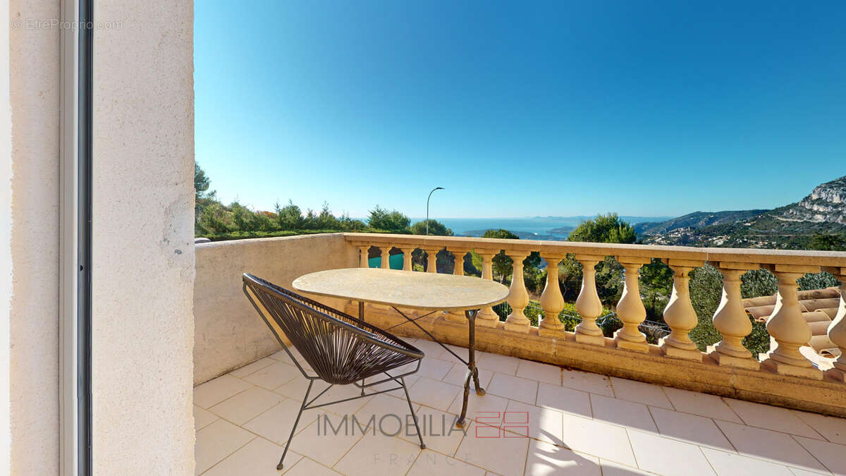 À vendre   maison - appartement indépendant - piscine et dépendances - photo 5
