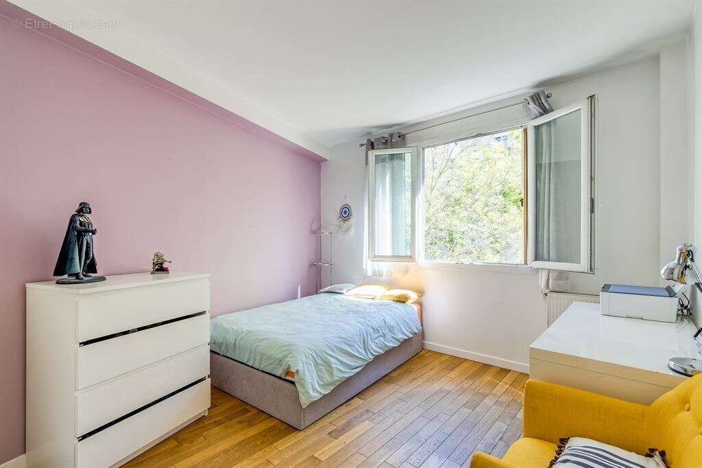 Appartement à PARIS-20E