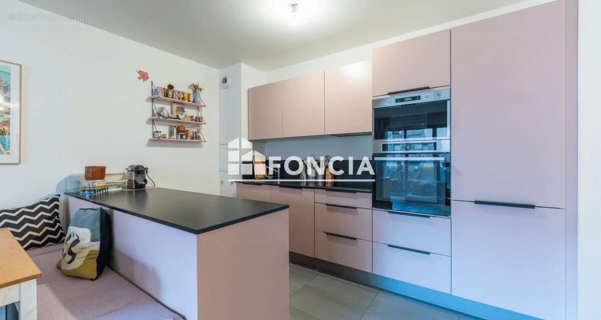 Appartement à PARIS-19E