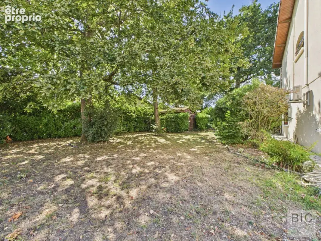 A vendre Jolie maison familiale avec climatisation, jardin et garage - photo 2