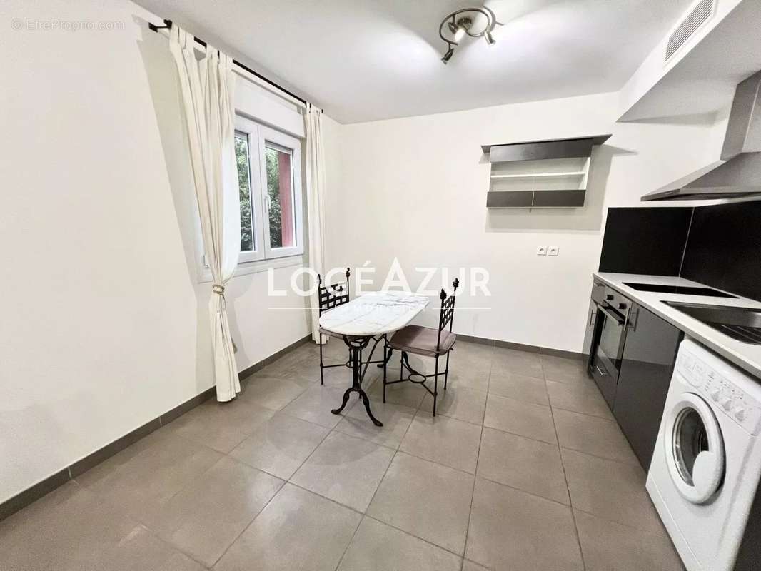 Appartement à VALLAURIS
