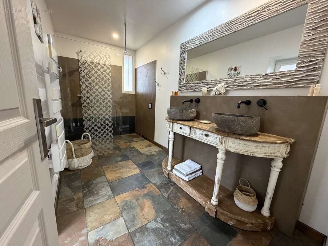 Maison à DUN-LES-PLACES