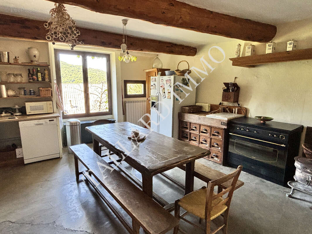 Venterol, maison 163 m2 + grages, caves et jardin. - photo 7