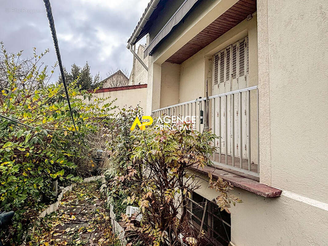 Maison à SARTROUVILLE