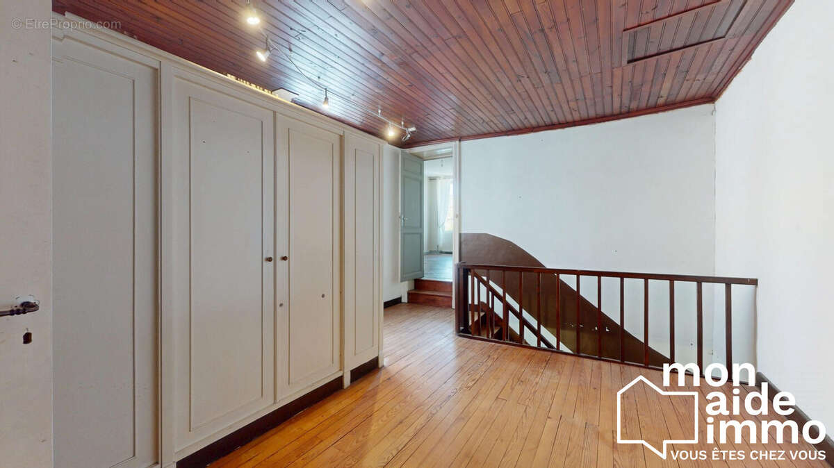 Appartement à PRECHAC