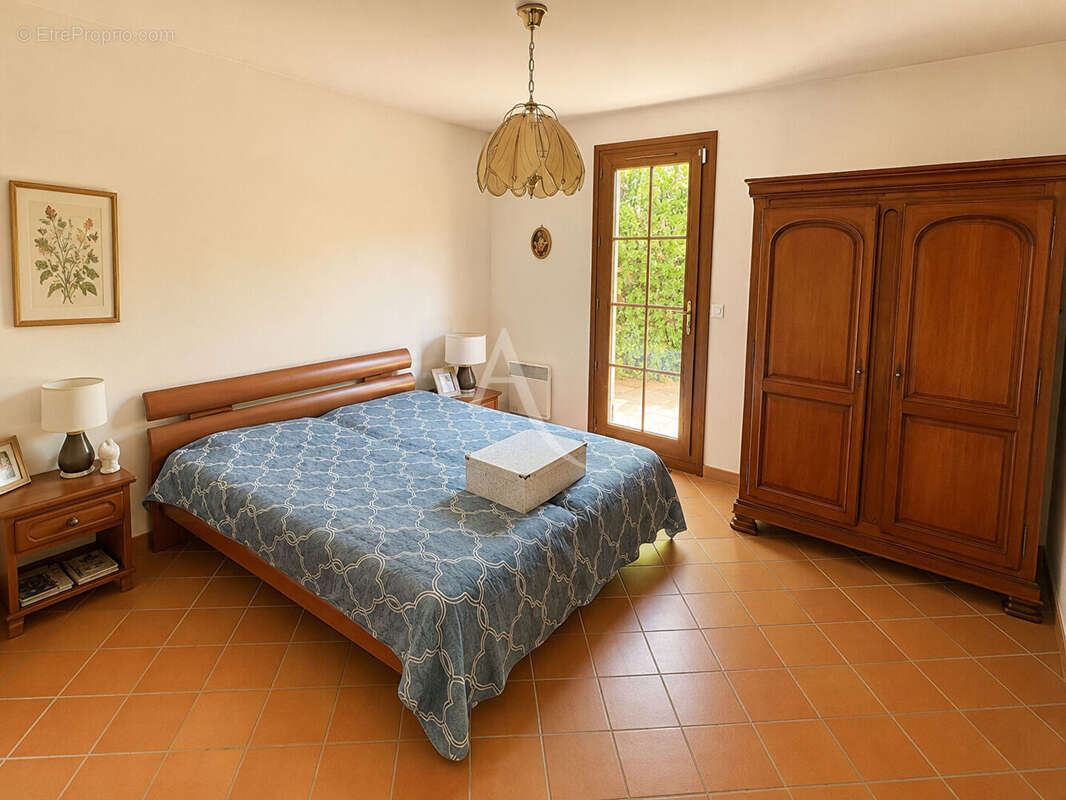 Maison familiale de 110 m² avec 4 chambres et beau terrain de 445 m² - photo 10