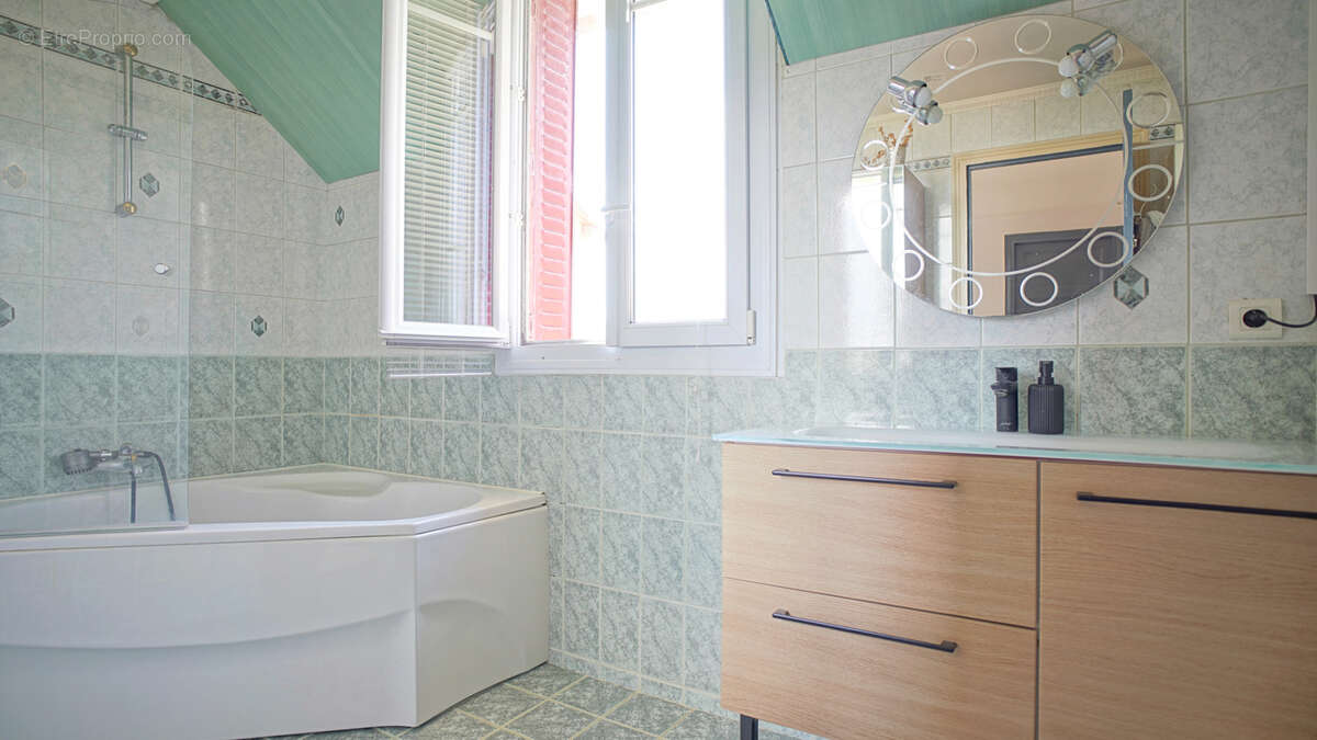 Maison à MONTIGNY-SUR-LOING