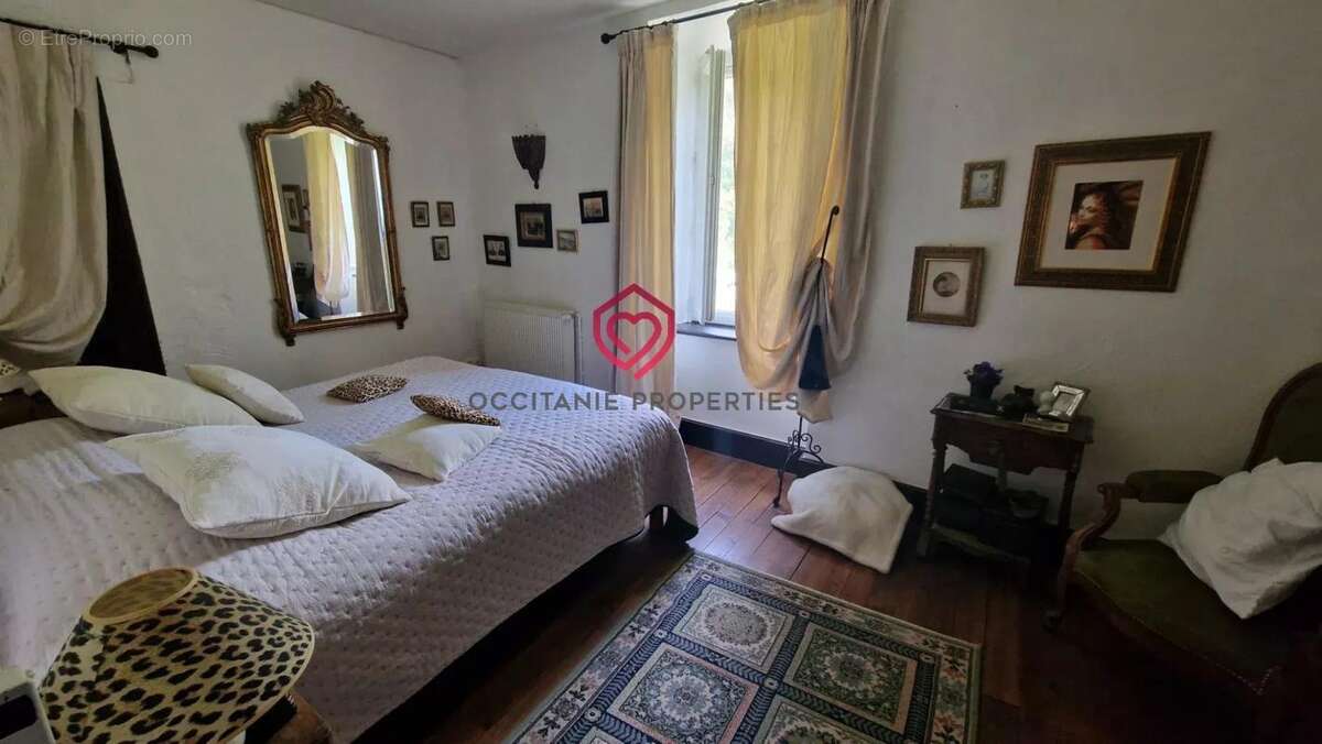 Maison à MOULIS