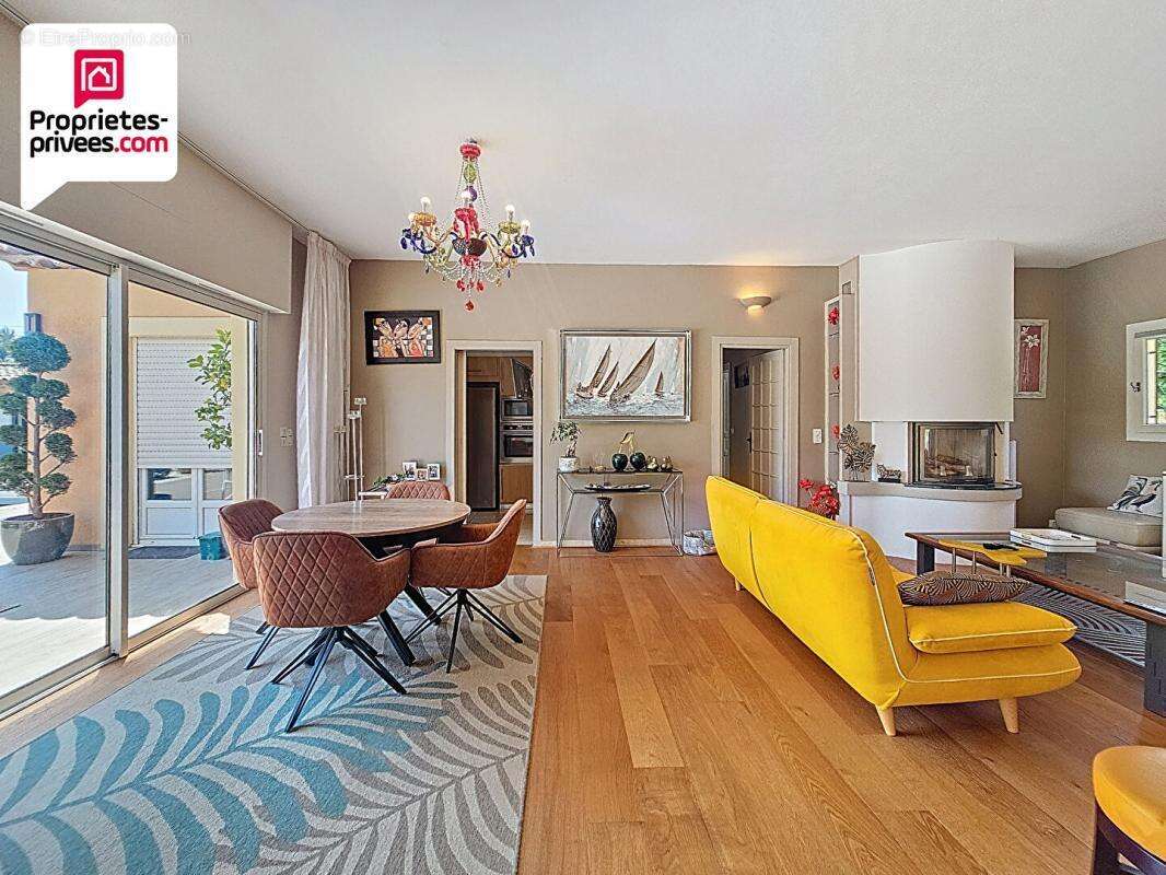 Maison à SAINT-CEZAIRE-SUR-SIAGNE