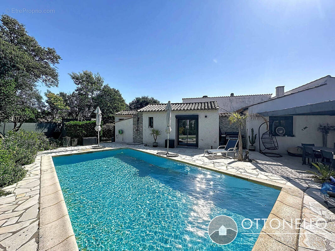 Maison à ROQUEBRUNE-SUR-ARGENS