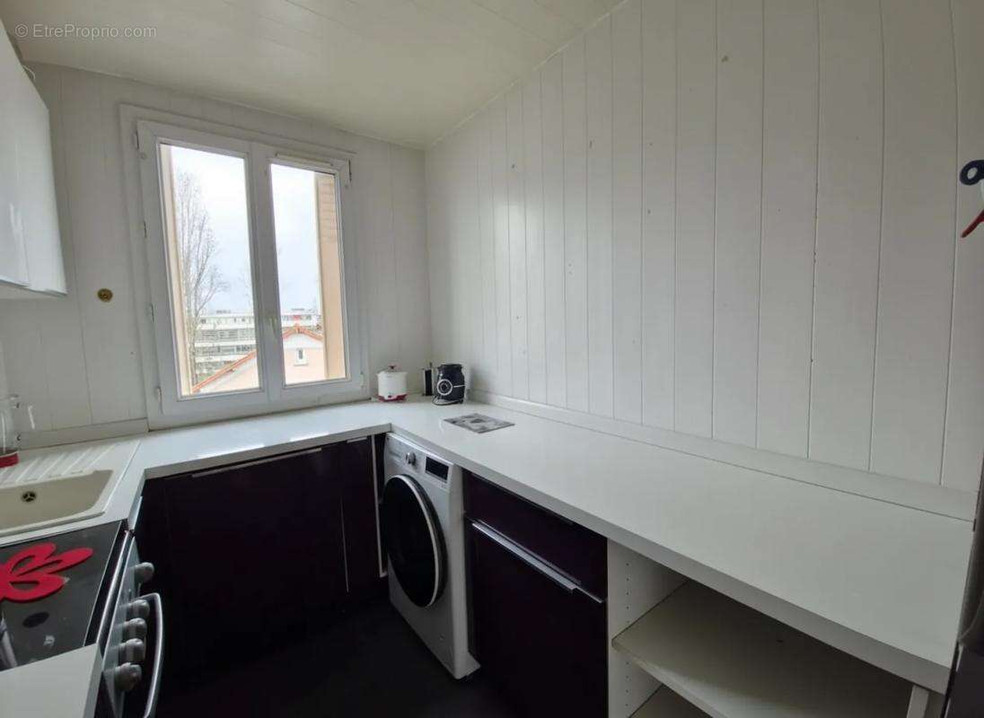 Appartement à LES PAVILLONS-SOUS-BOIS