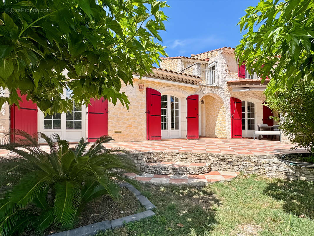 Maison à VENTABREN