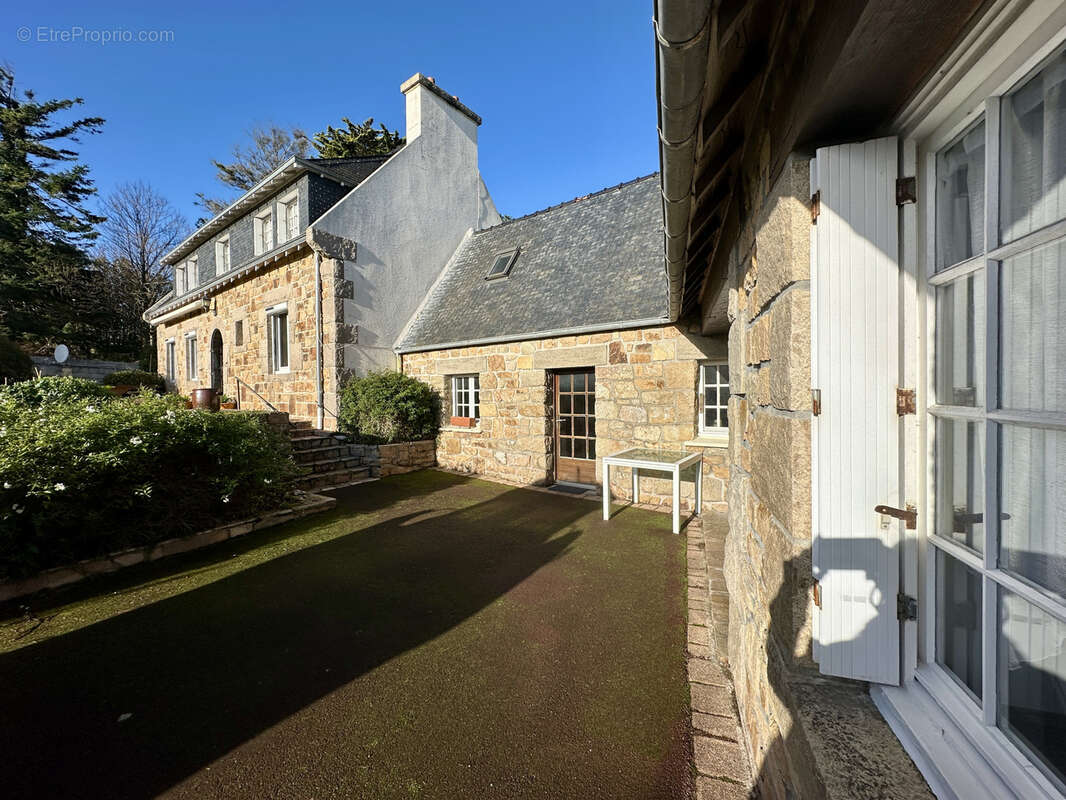 Maison à TREVOU-TREGUIGNEC