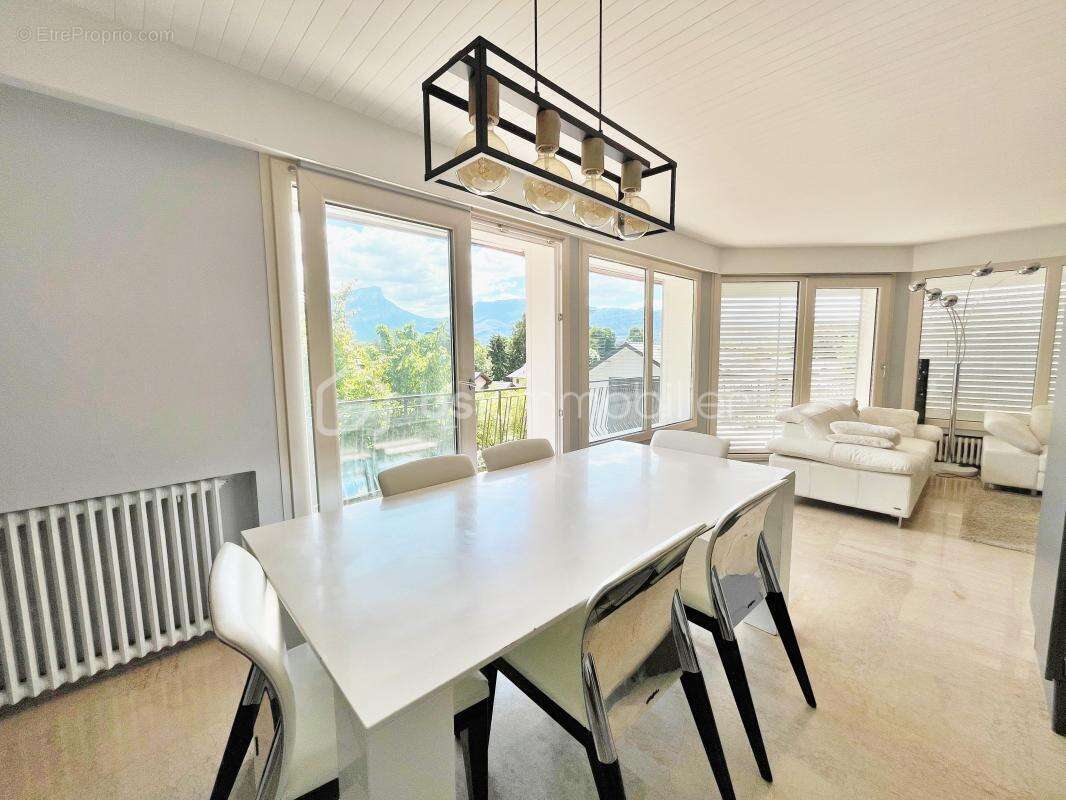 Maison familiale de 174 m² avec vue et environnement privilégié - photo 8