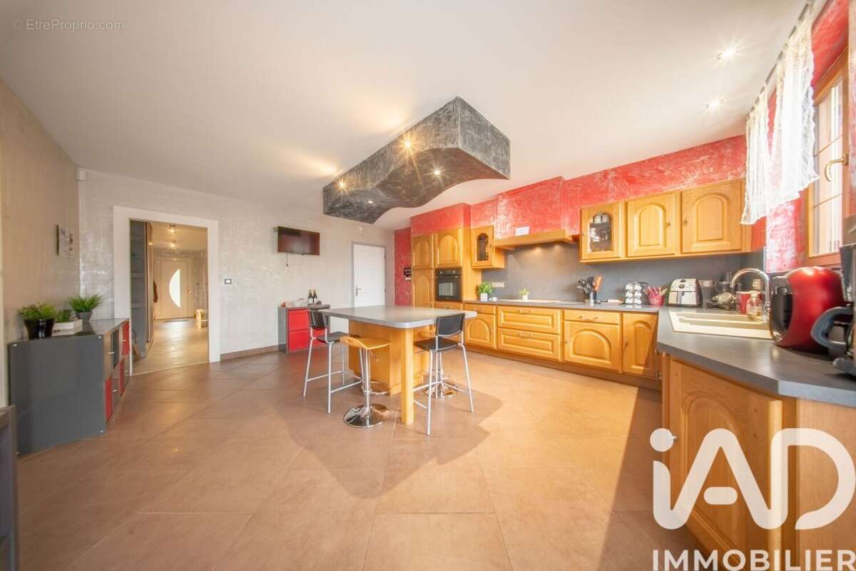 Maison 250 m² à Fleville-Lixieres  - photo 7