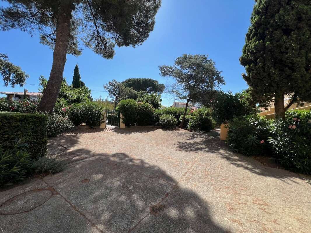 T2 de 30m² avec PISCINE - photo 2