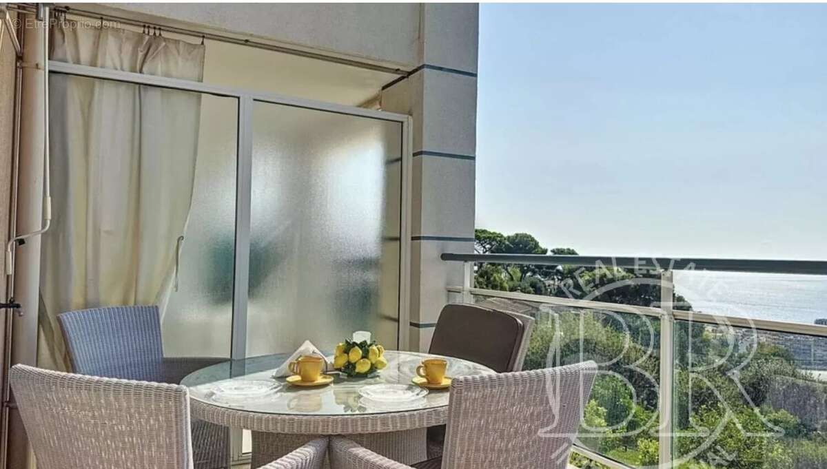 Appartement à ROQUEBRUNE-CAP-MARTIN