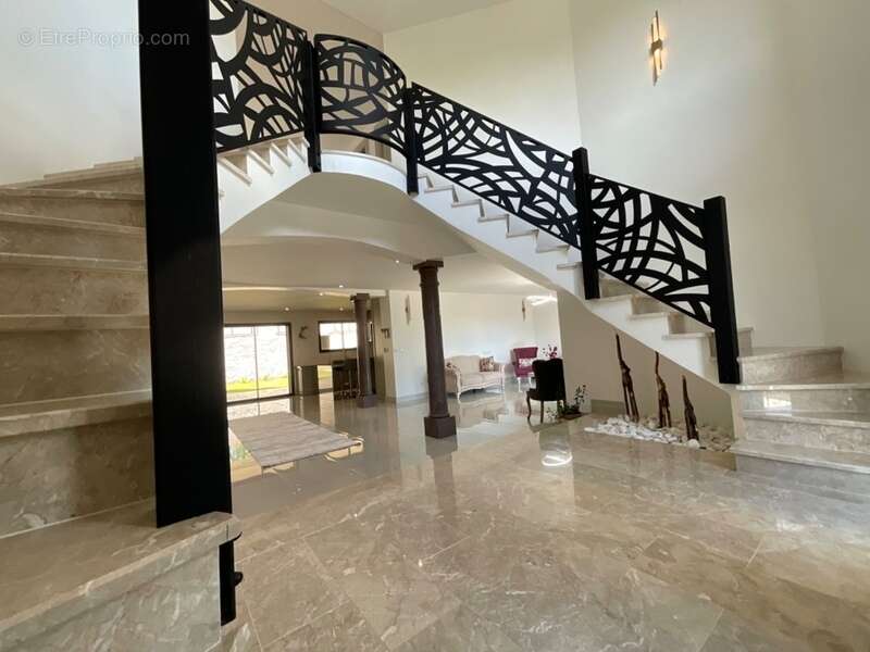 Maison à SAINT-PREST