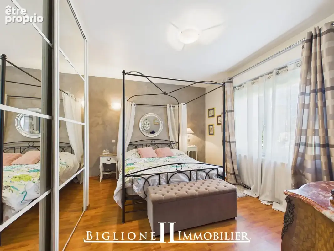 Maison 216 m² à Montfermeil  - photo 9