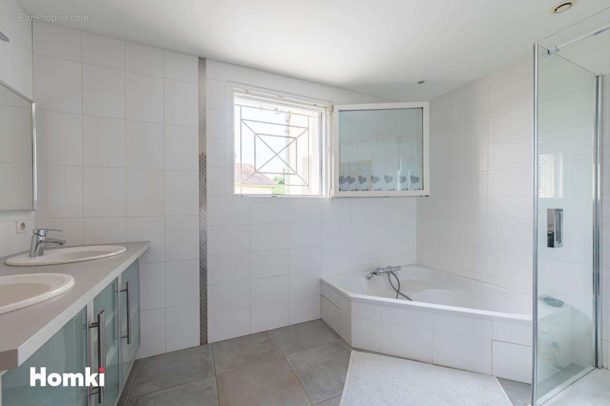 Propriété familiale T11 de 306.89 m² - photo 13