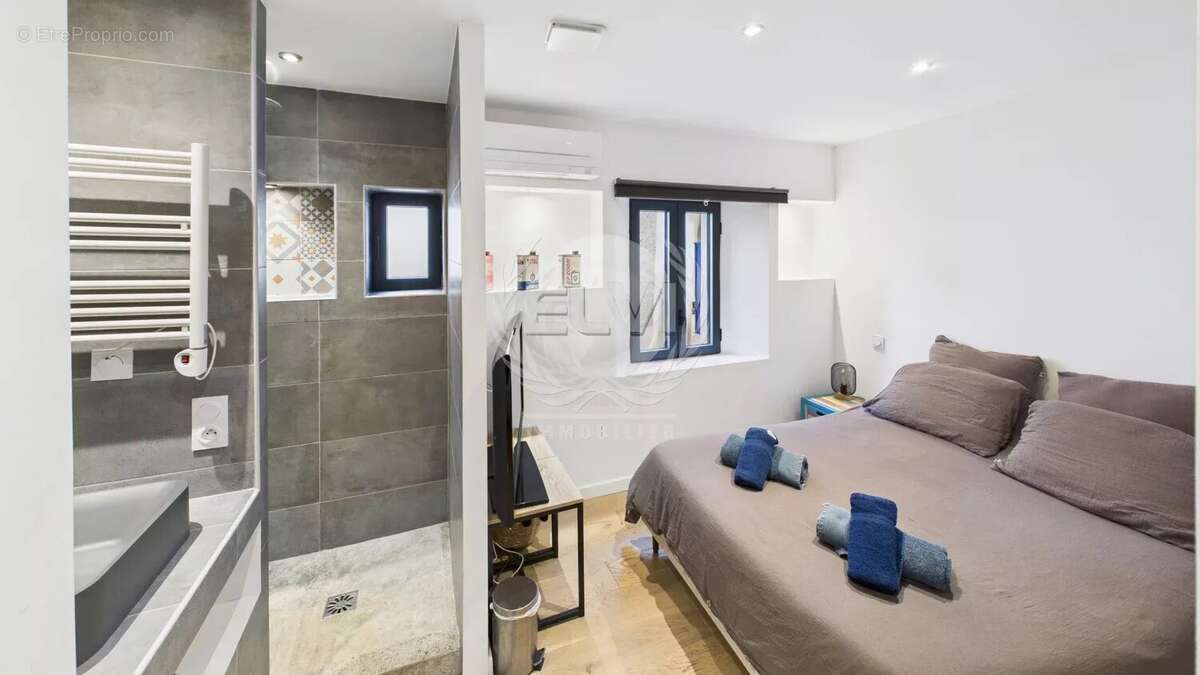 Maison à PLAN-DE-LA-TOUR