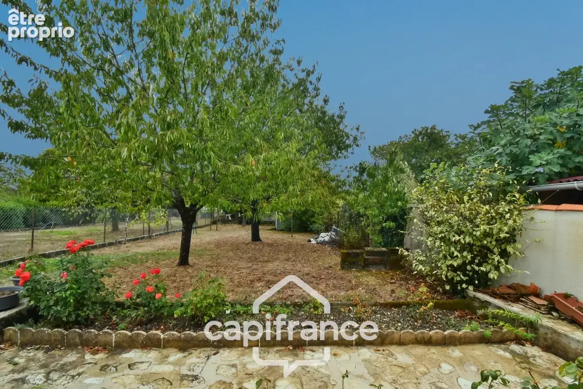 Maison à vendre 4 pièces MAZERAY (17) sur 900m² de jardin clos et 3 garages - photo 4
