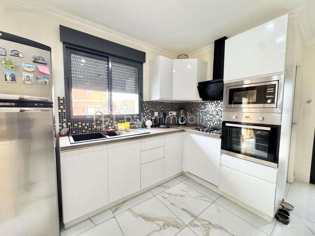 Maison à NISSAN-LEZ-ENSERUNE