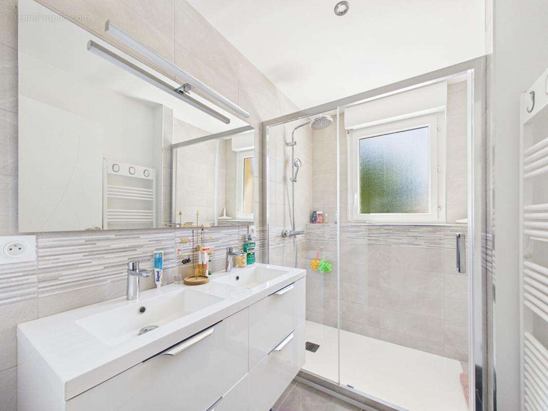 Maison de 124 m 2 à Mignaloux Beauvoir , 3 chambres, 1 bureau,  jardin, garage - photo 11