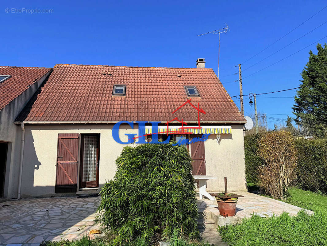 Maison à OZOUER-LE-VOULGIS