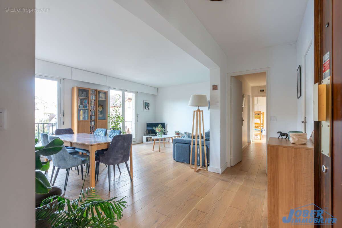 Appartement à NOGENT-SUR-MARNE