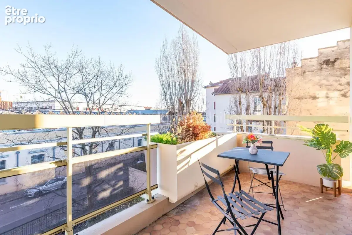 T4 lumineux avec 2 balcons, garage , place de parking et cave - photo 3