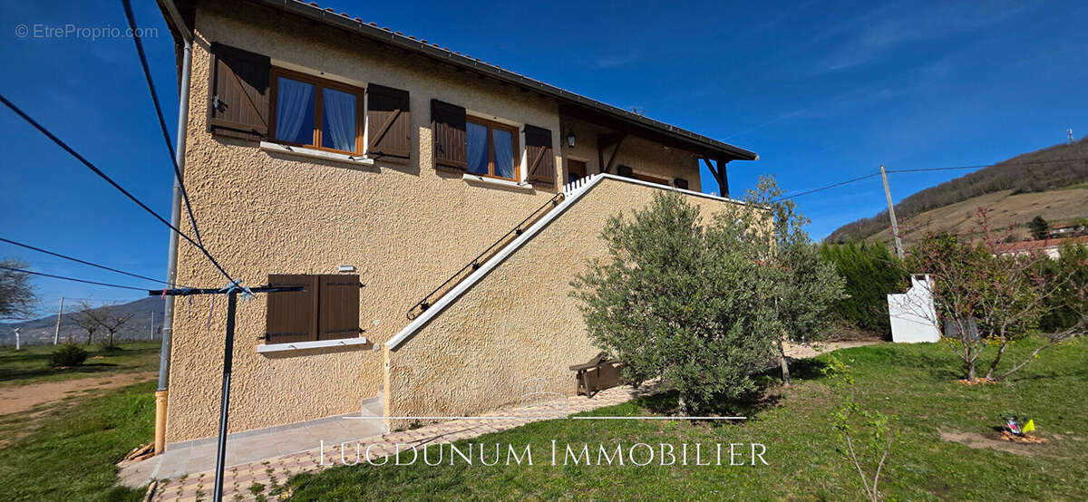 Maison à ODENAS