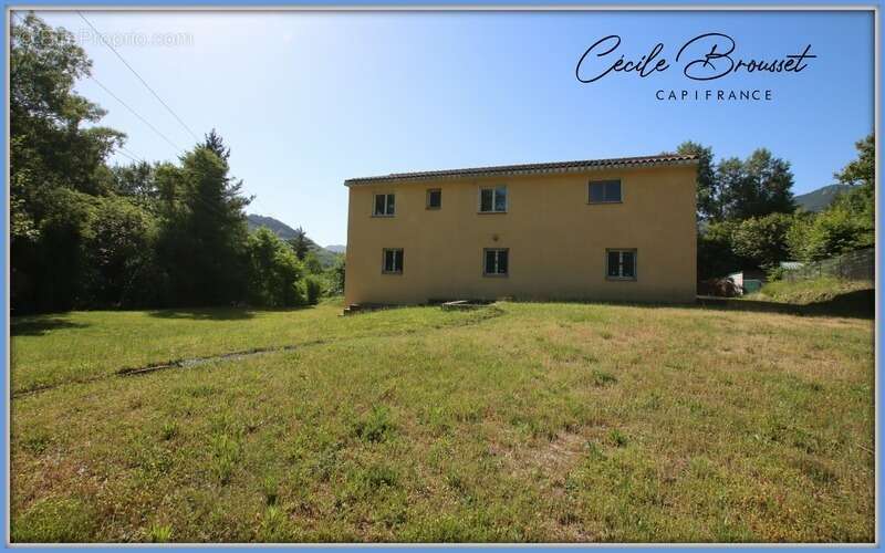 Belle villa de 2002 avec grand terrain et grand garage  SAINT LAURENT DE CERDANS (66) - photo 4