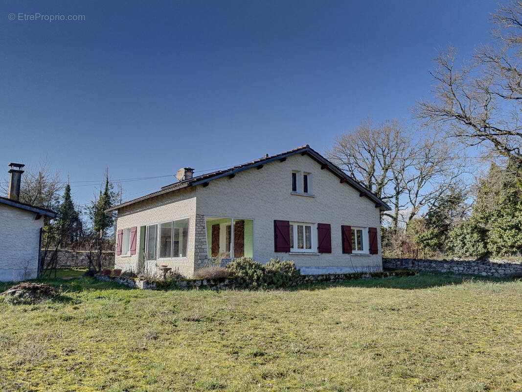 Maison à CASTELNAU-MONTRATIER