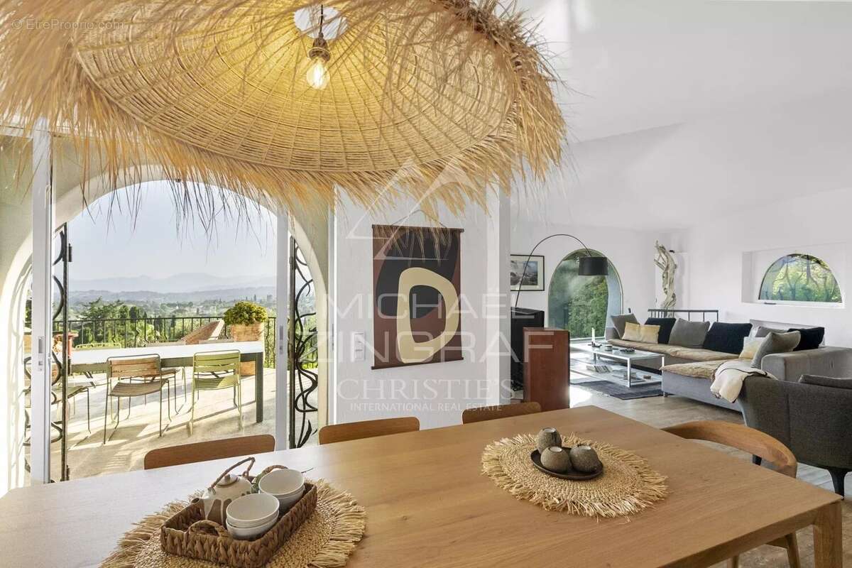 Maison à MOUGINS